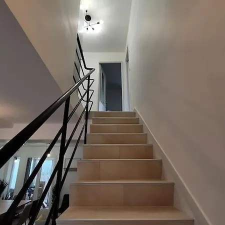 Villa Magnifique Maison Proche Centre-ville/ Climatisee